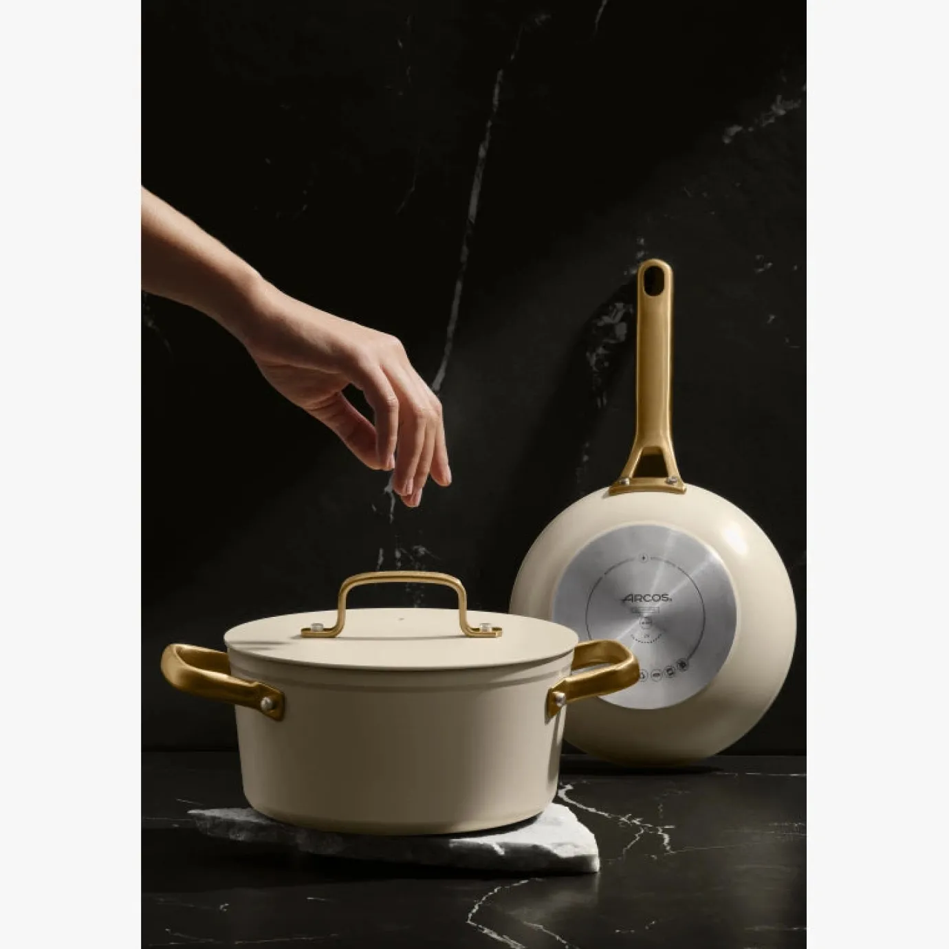 ARCOS Cacerolas|Cacerola Antiadherente Cerámico Serie Samoa Iconic Beige 24 Cm