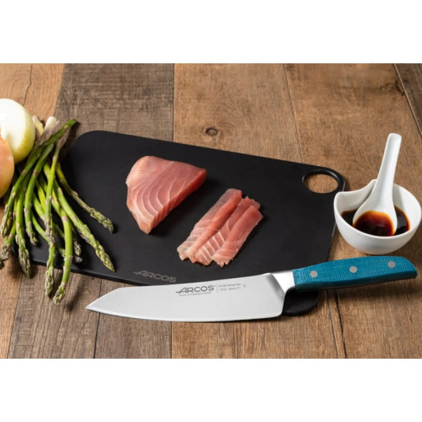 ARCOS Cuchillos Para Pescado|Japoneses|Cuchillo Rocking Santoku Serie Brooklyn 190 mm