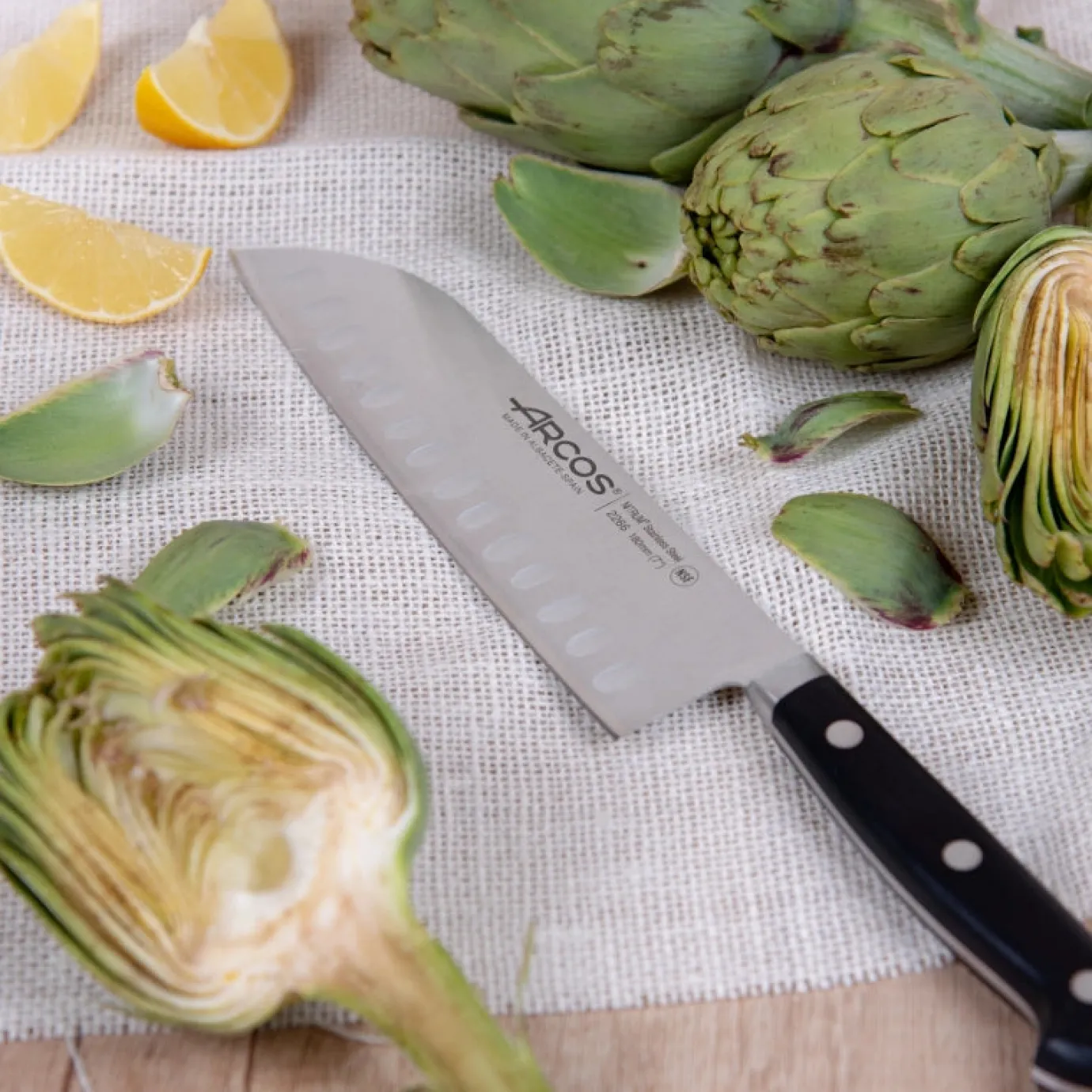ARCOS Japoneses|Cuchillo Santoku Serie Ópera 180 mm