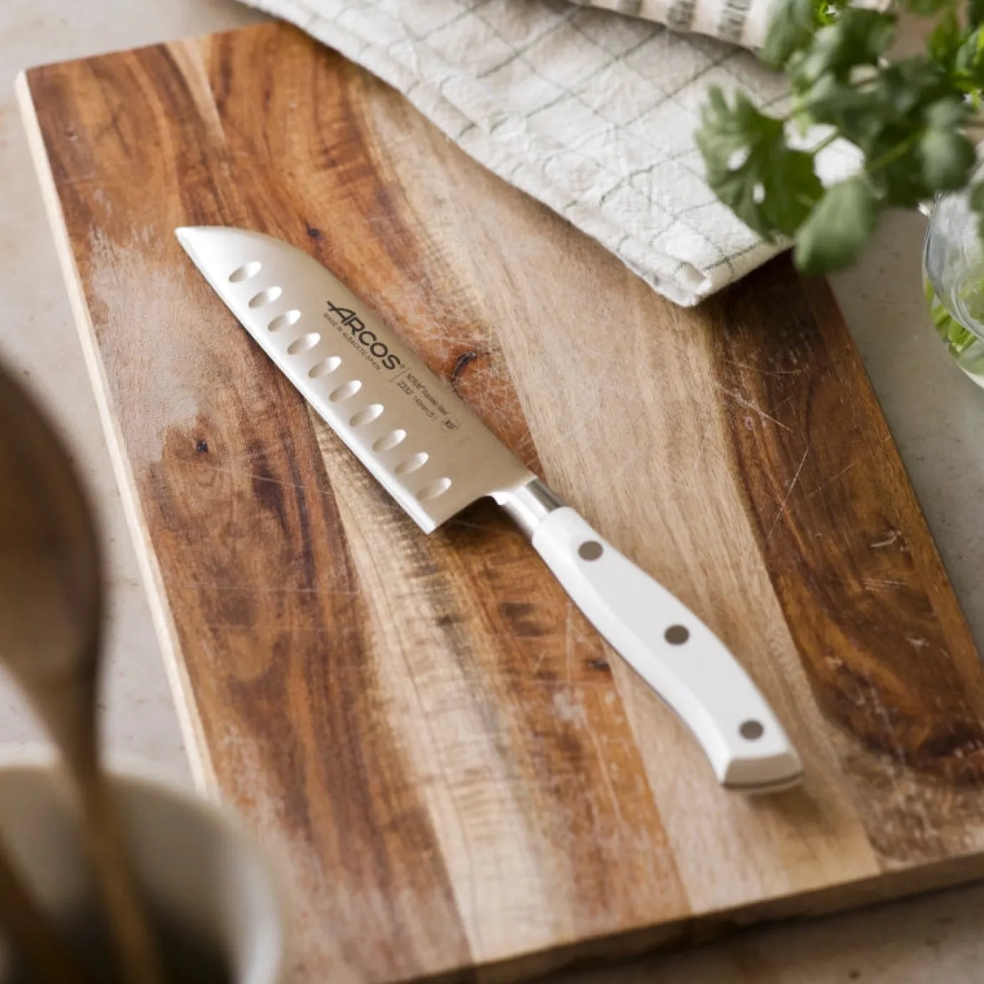 ARCOS Cuchillos Para Pescado|Japoneses|Cuchillo Santoku Serie Riviera Blanc 140 mm