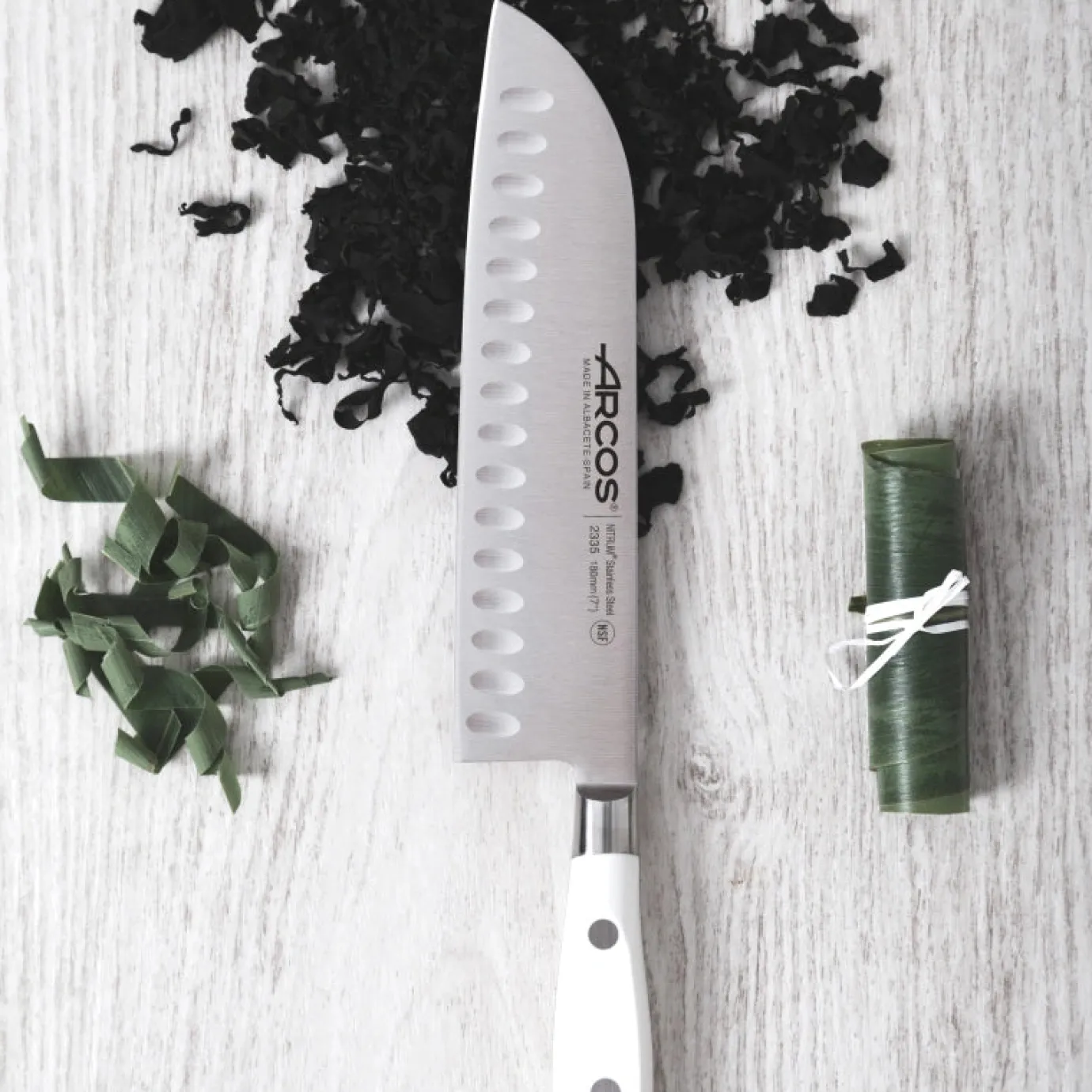 ARCOS Cuchillos Para Pescado|Japoneses|Cuchillo Santoku Serie Riviera Blanc 180 mm