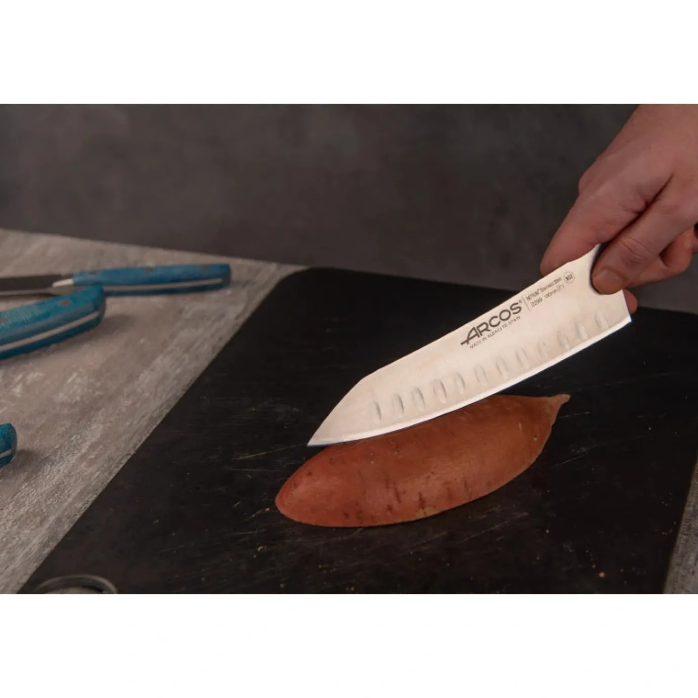 ARCOS Japoneses|Rocking Santoku Serie Ópera 180 mm