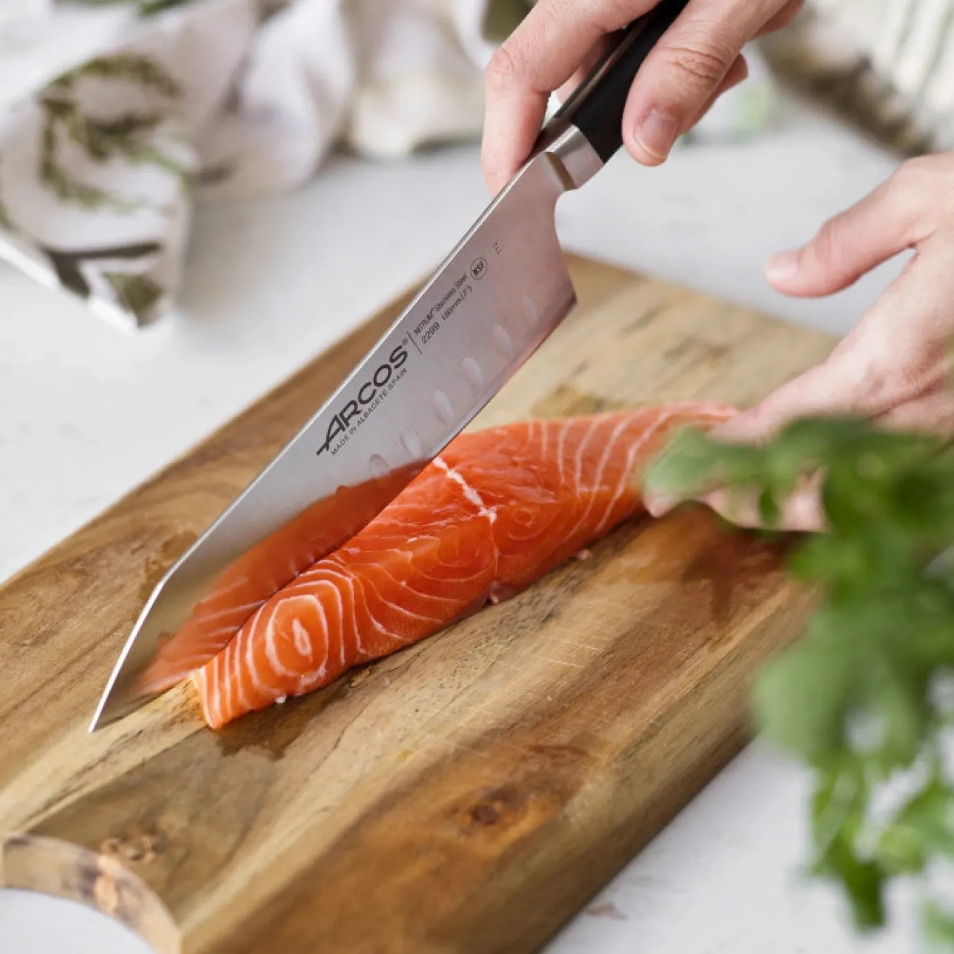 ARCOS Japoneses|Rocking Santoku Serie Ópera 180 mm